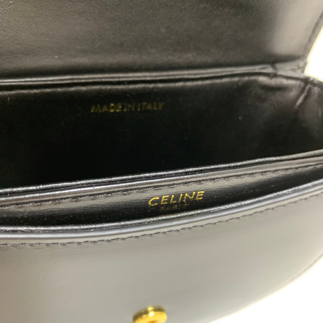 1XCL40BDE Stylish leather bag 