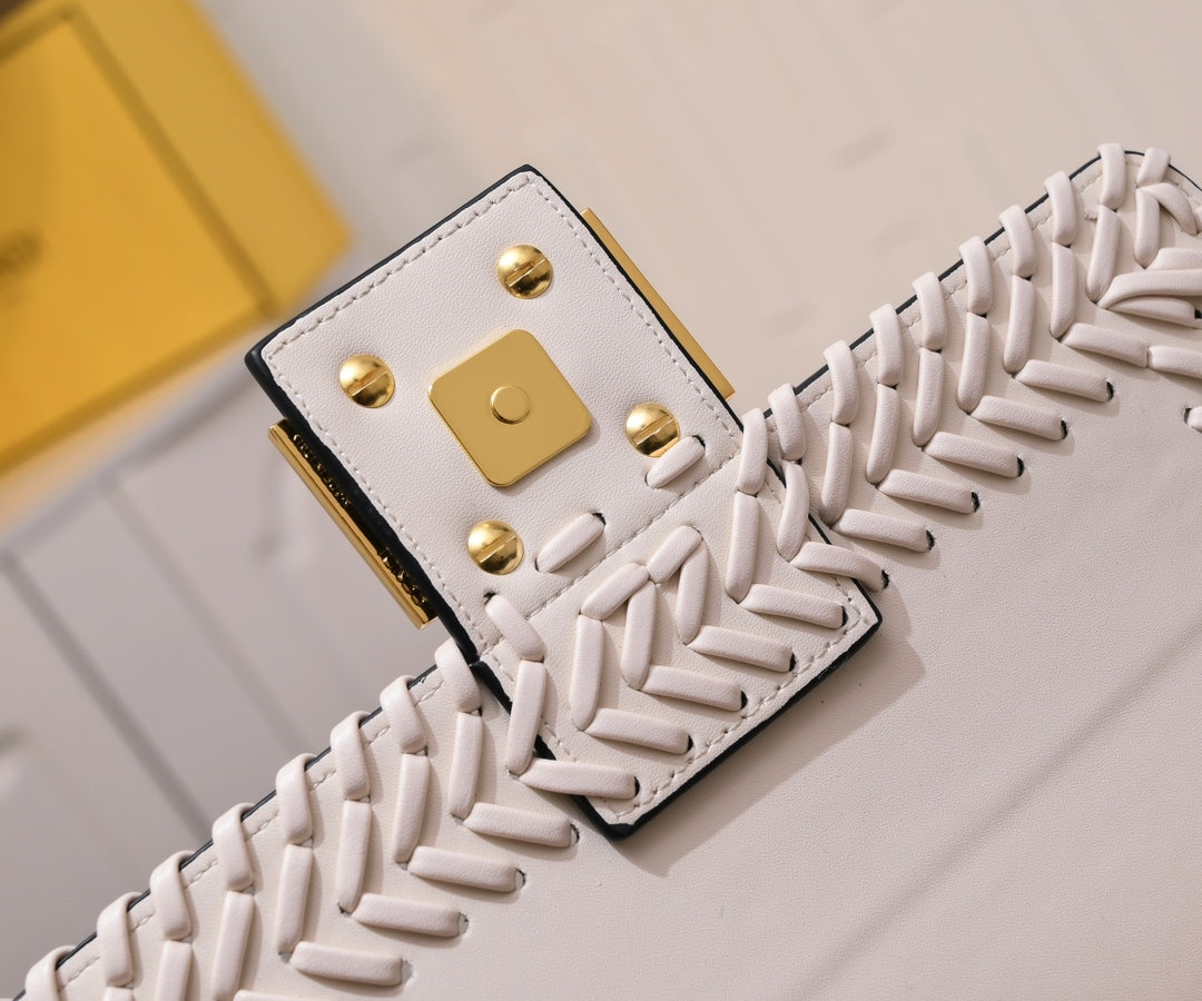 1XF94BDE Stylish leather bag 