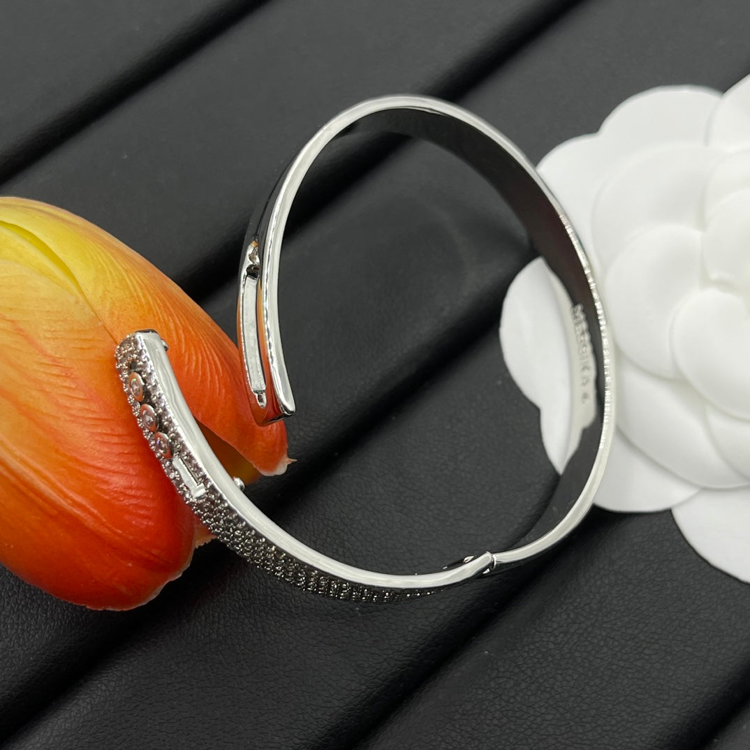 14A763KDE Stylish Bracelets