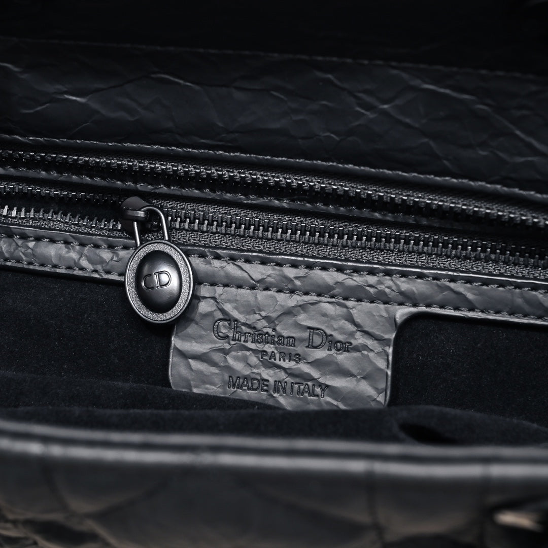 1XD438BDE Stylish leather bag