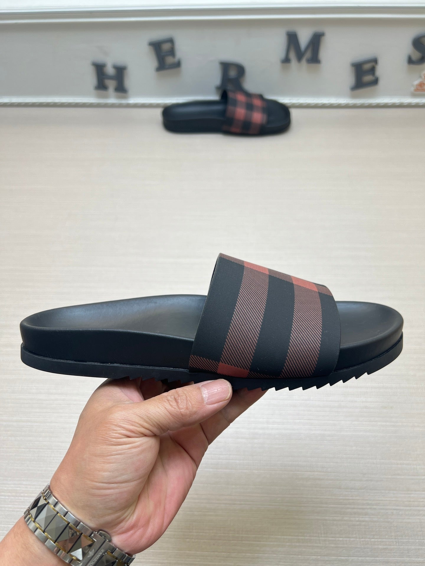 54R119ZDE Stylish slippers