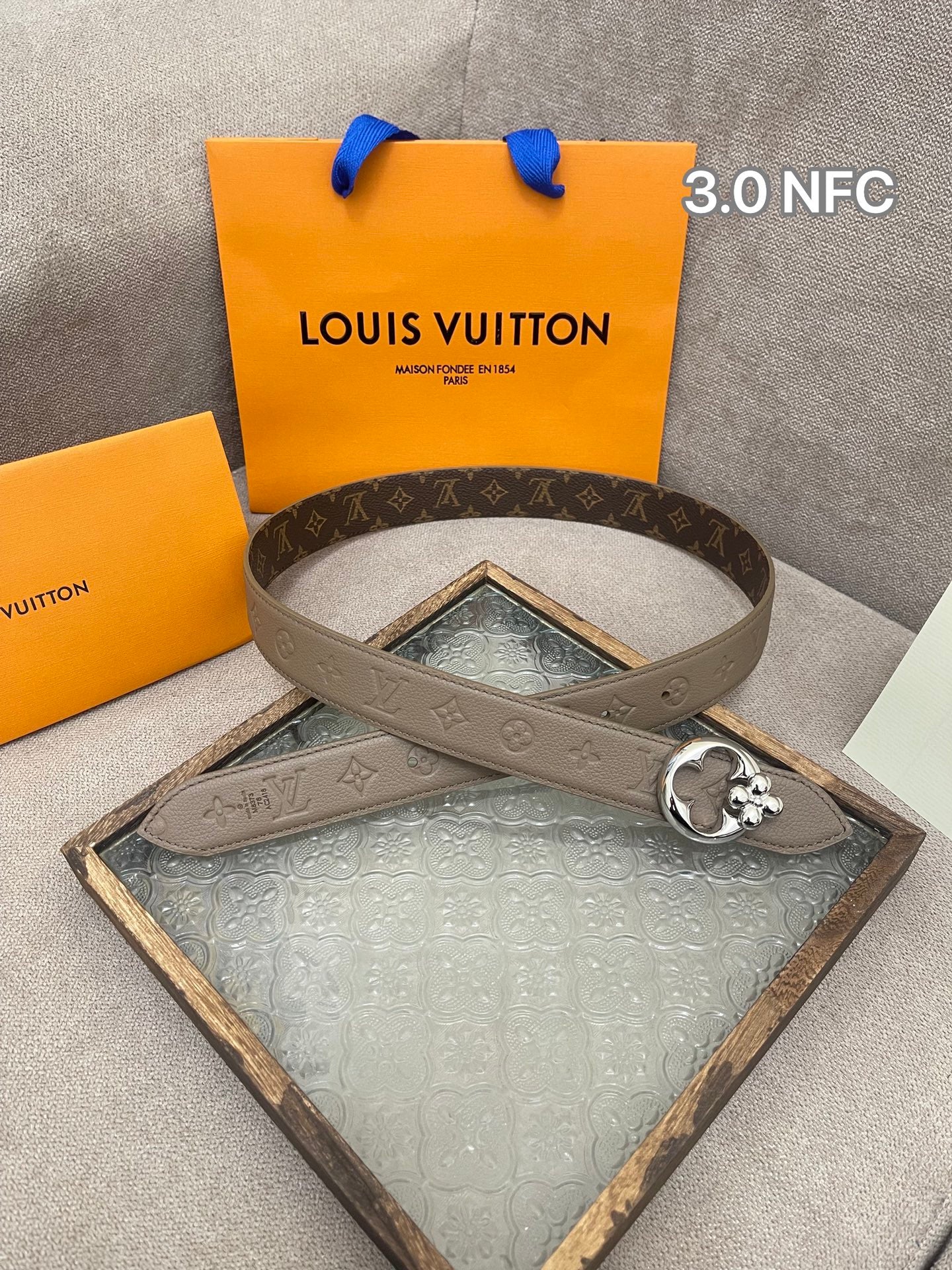 255RE10PDE Stylish  High quality belt With full package