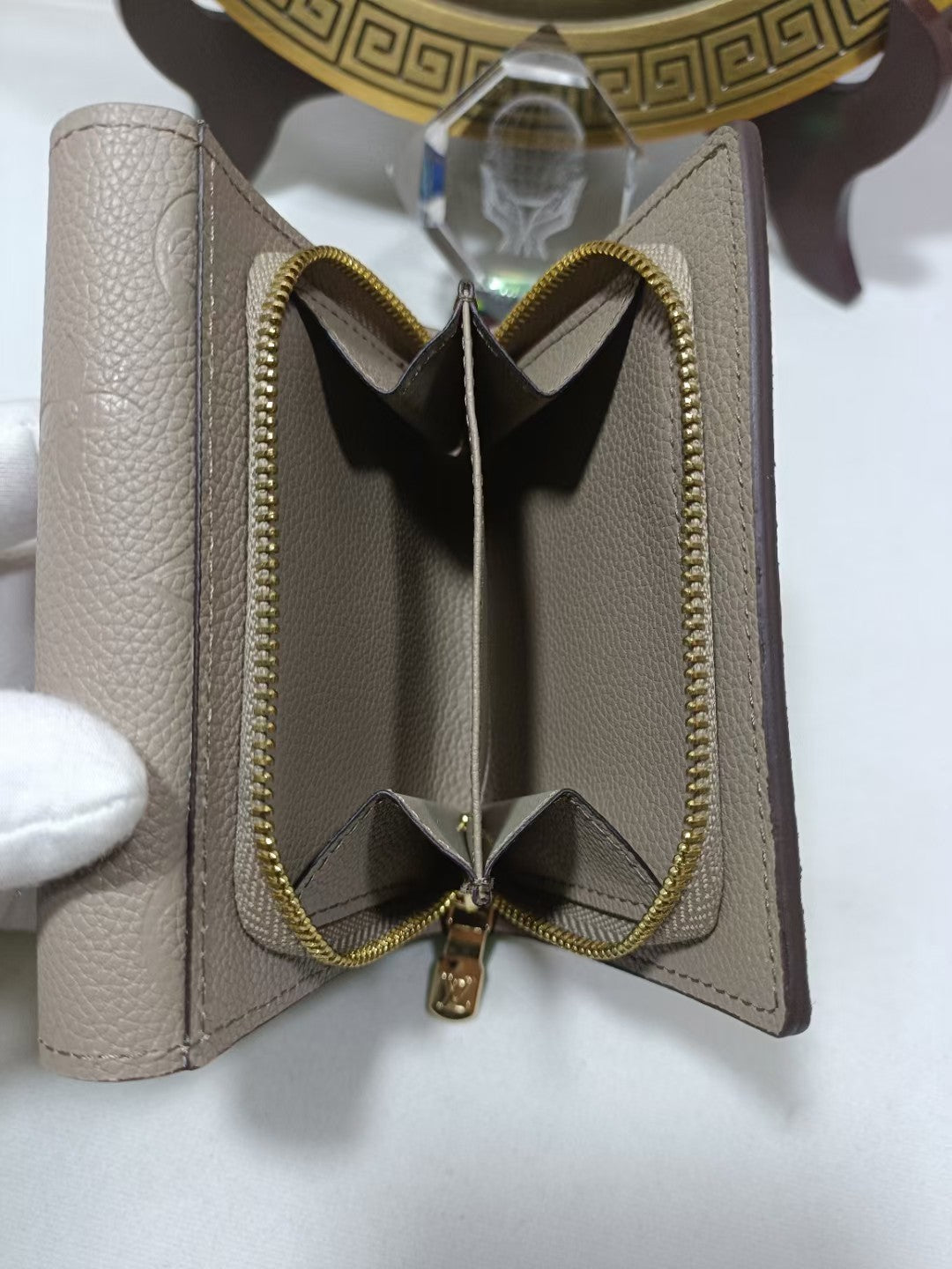 1XB385BDE Stylish leather wallets  ( with boxs)