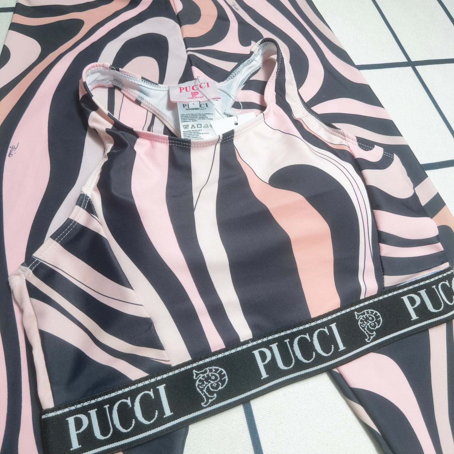 145ZA329YDE Stylish Long sleeve swimsuit