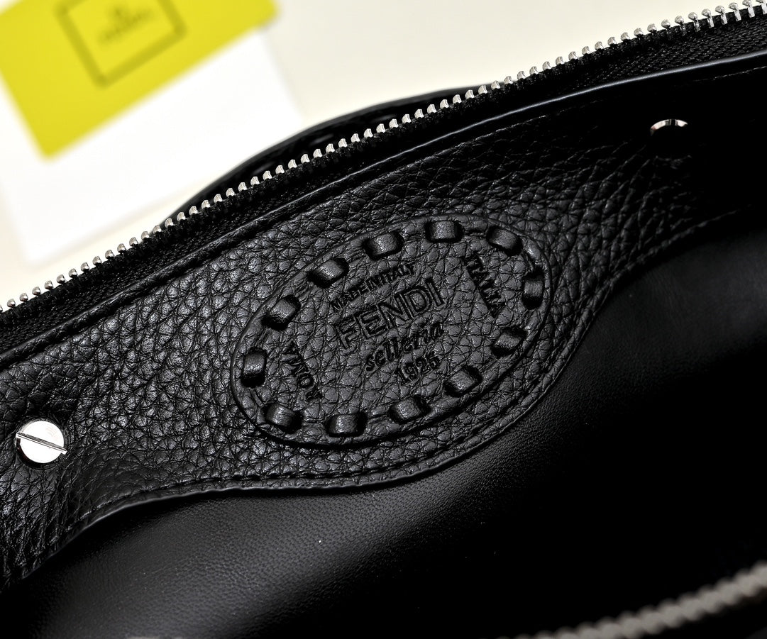 1WF109BDE Stylish leather bag