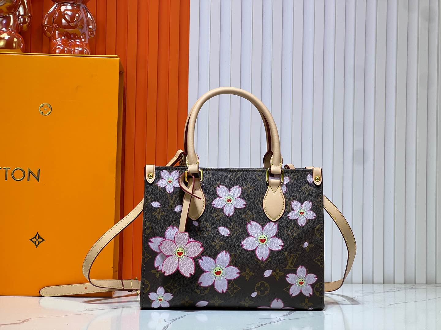 2WE42BDE Stylish leather bag