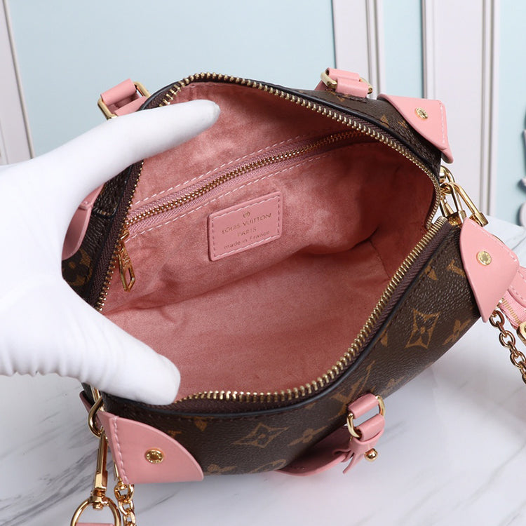 1E33BDE Stylish leather bag 