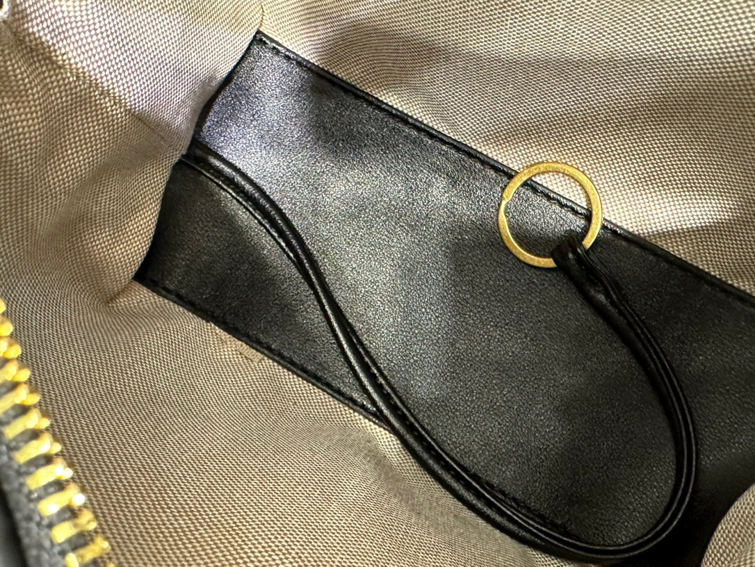 1XA84BDE Stylish leather bag