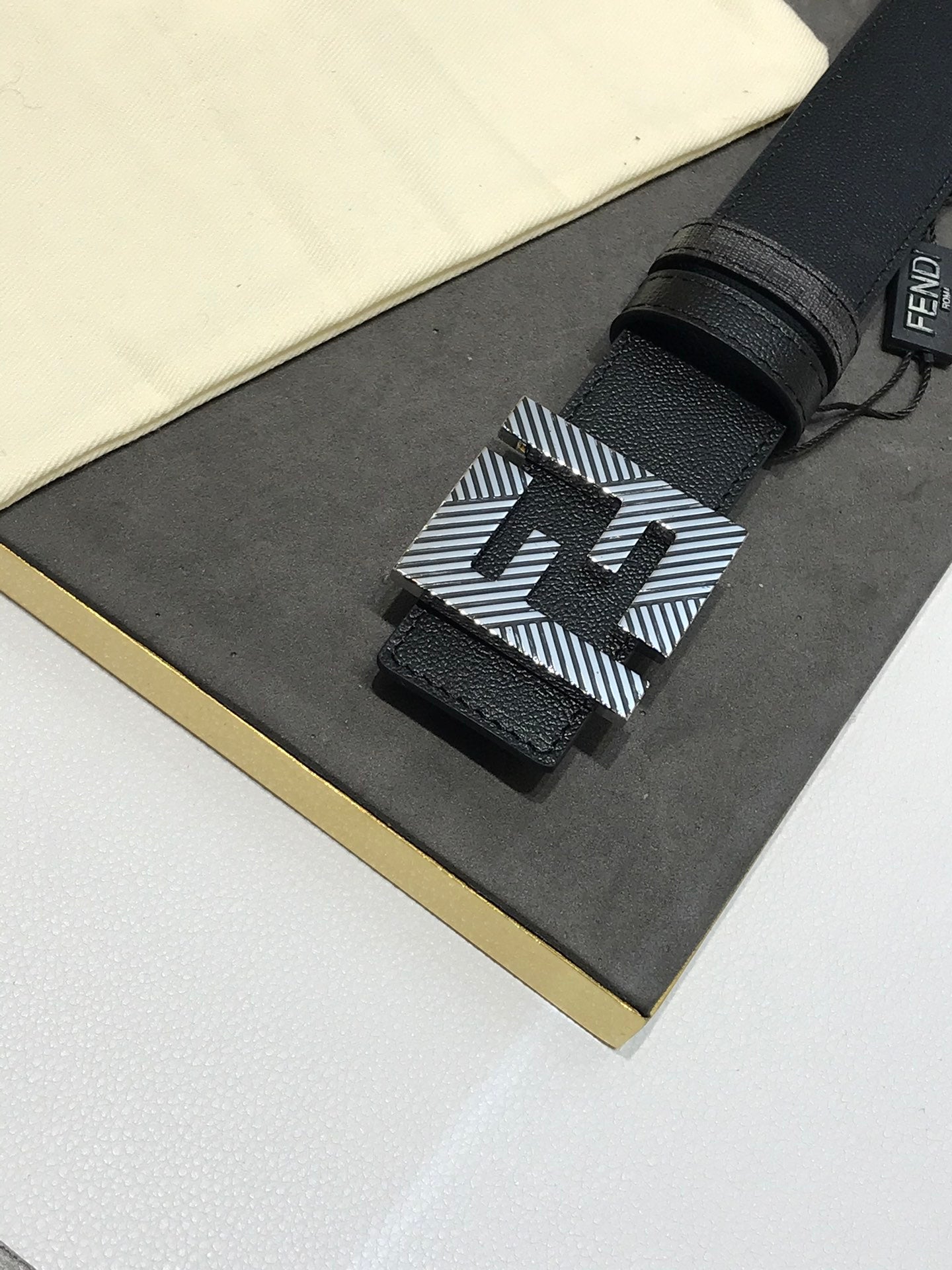 14F77PDE Stylish  High quality belt With full package