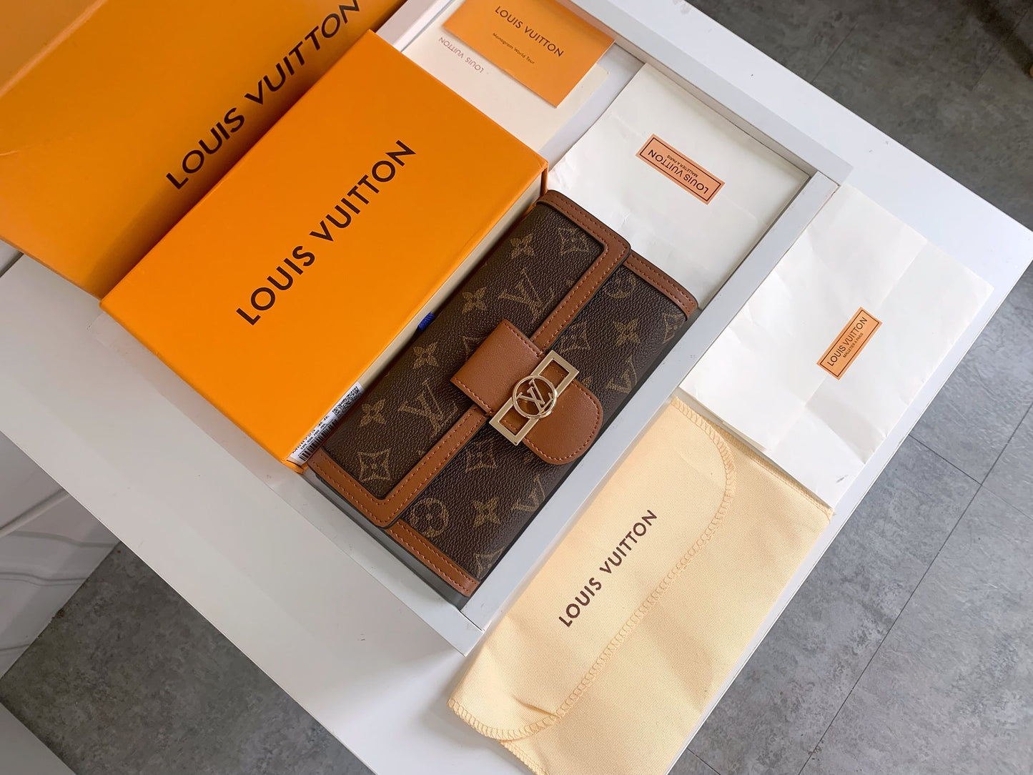 155NE33BDE Stylish leather wallets