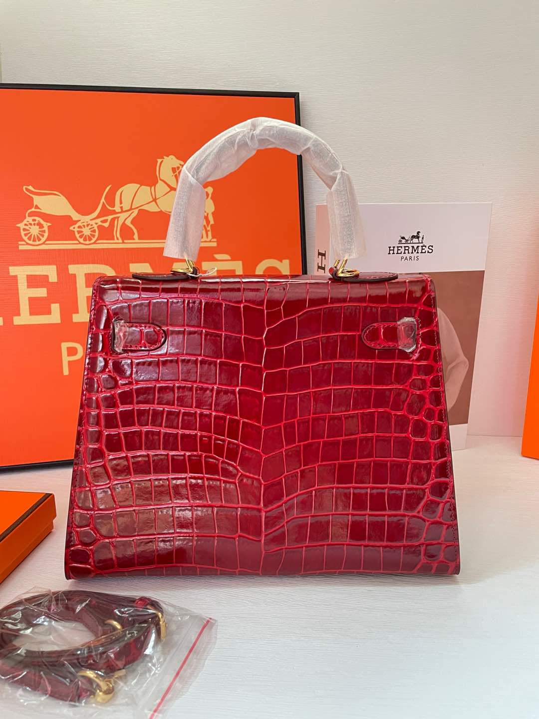 2WH28BDE Stylish leather bag