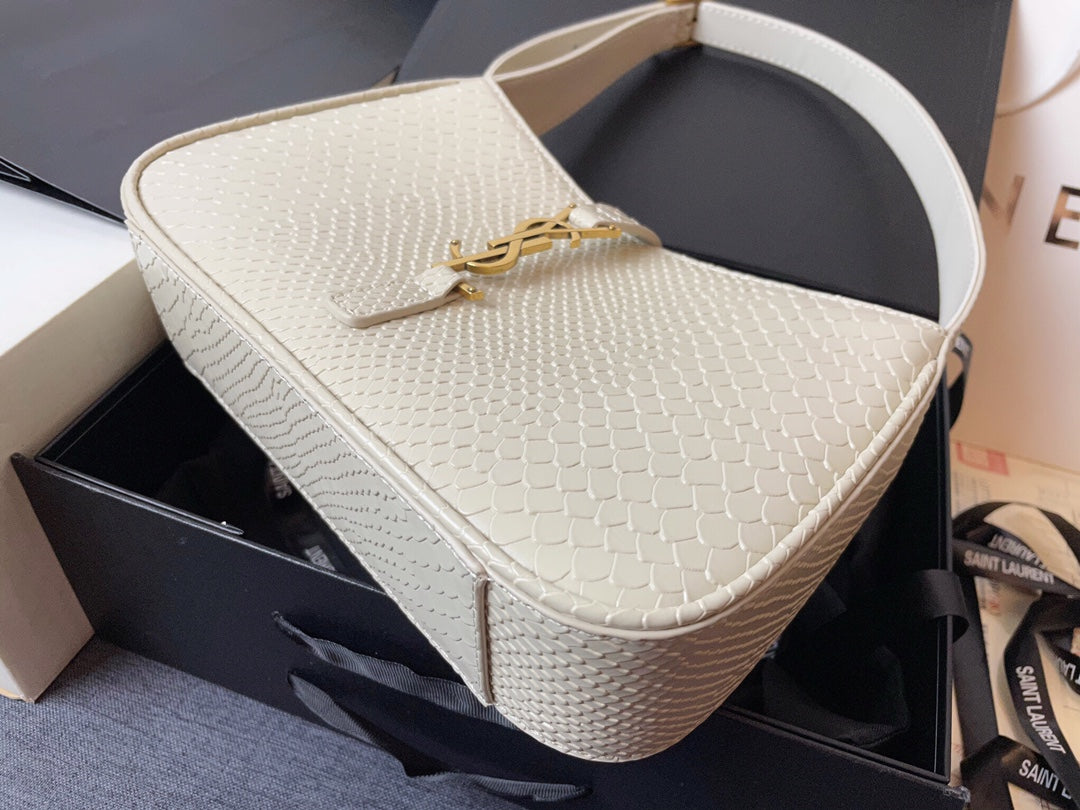 4XSL29BDE Stylish leather bag 