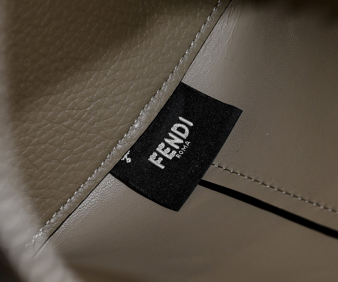 1WF109BDE Stylish leather bag