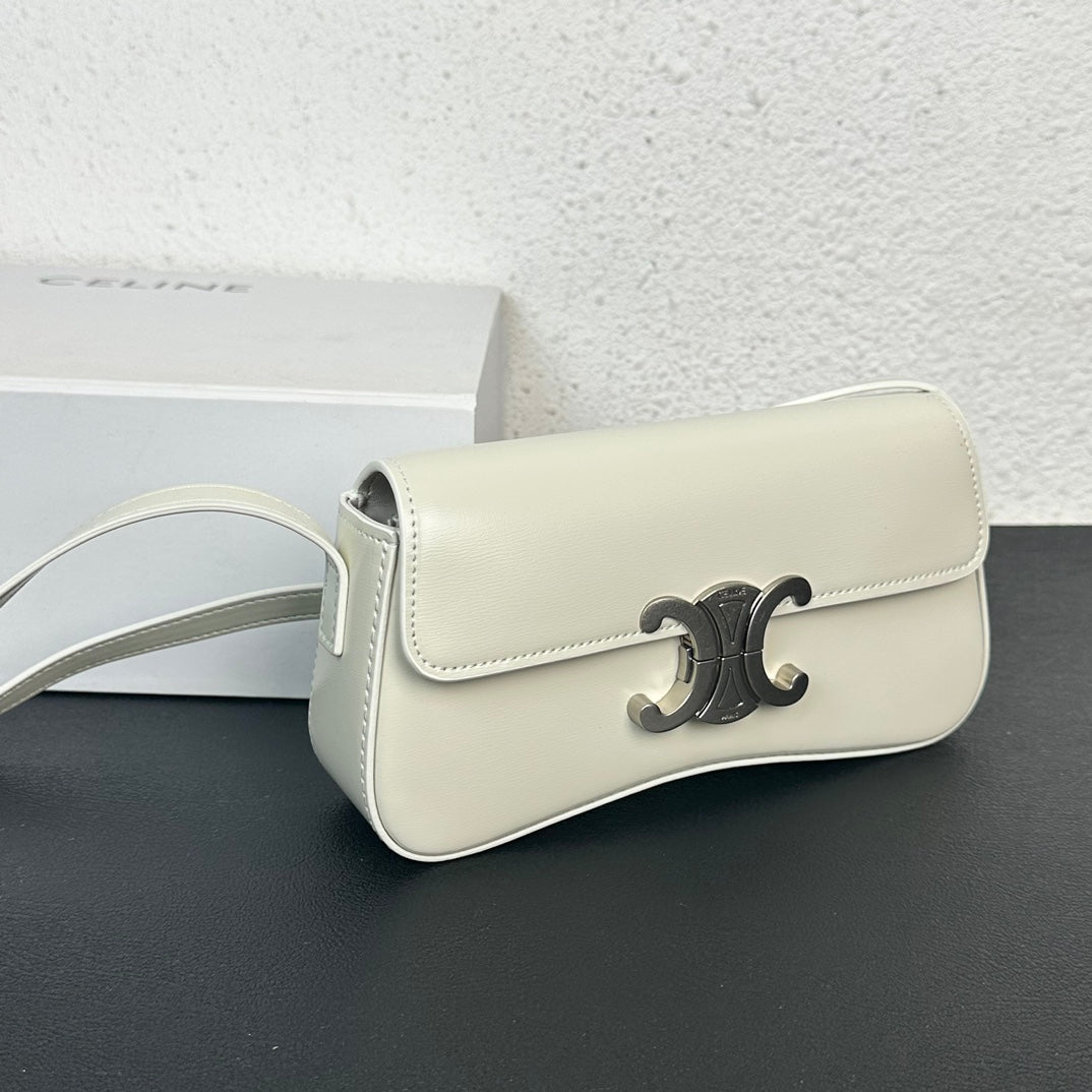 1XE271BDE Stylish leather bag 