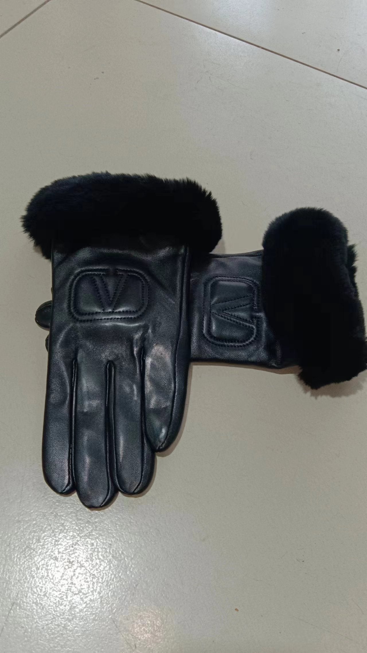 24VL111SDE Stylish gloves
