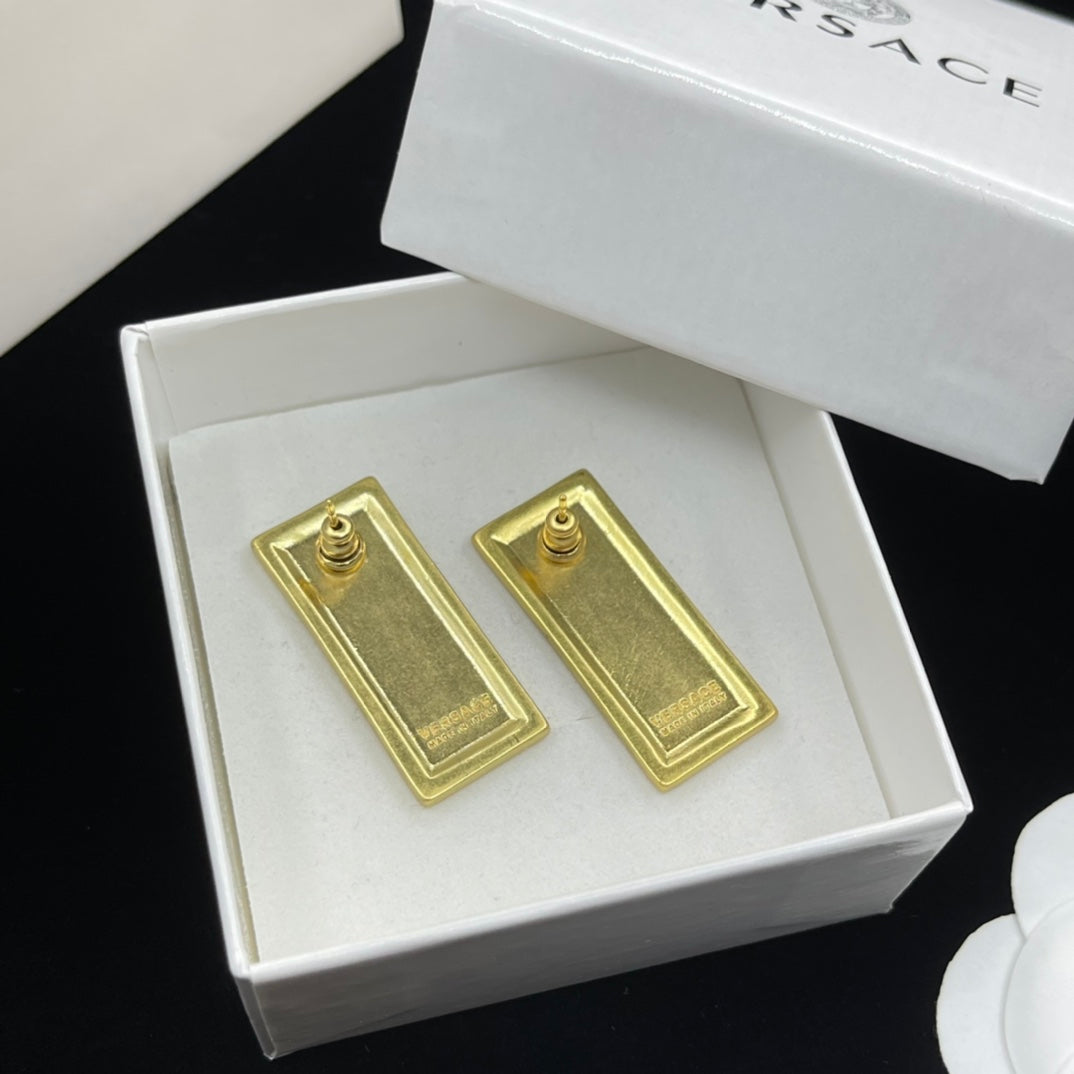 14V974EDE Stylish Earrings