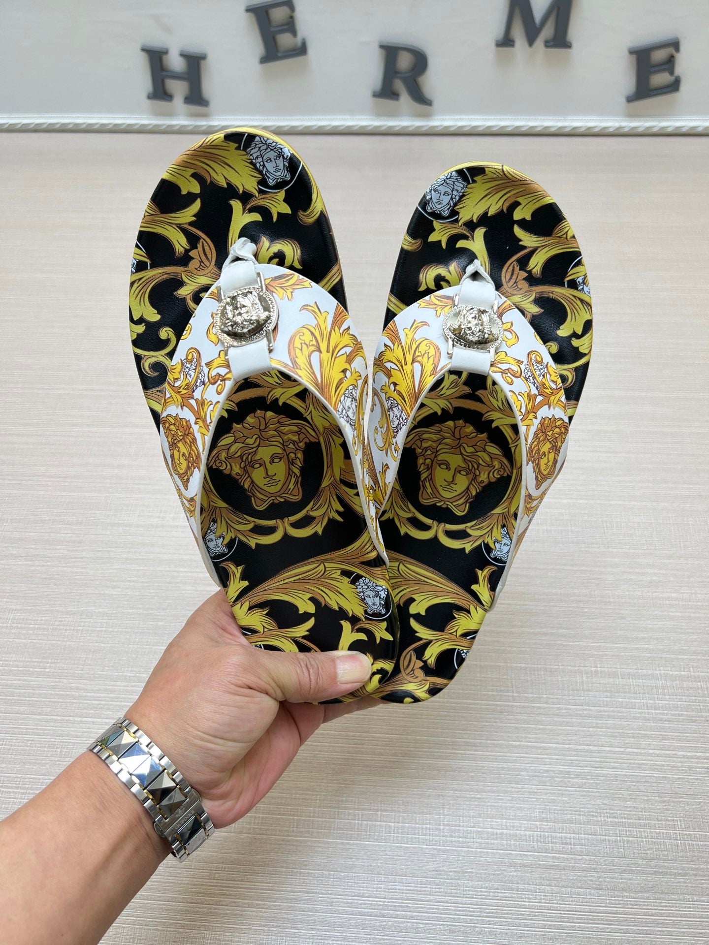 54V96ZDE Stylish  slippers