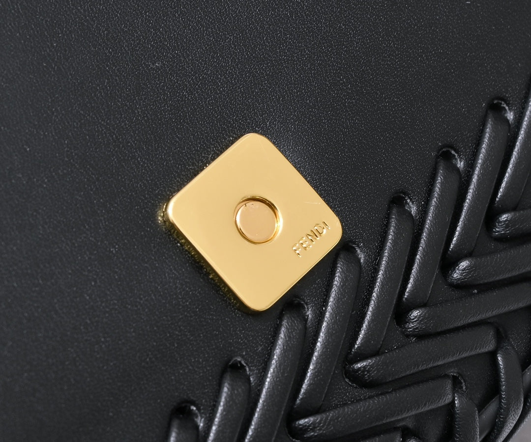 1XF94BDE Stylish leather bag 