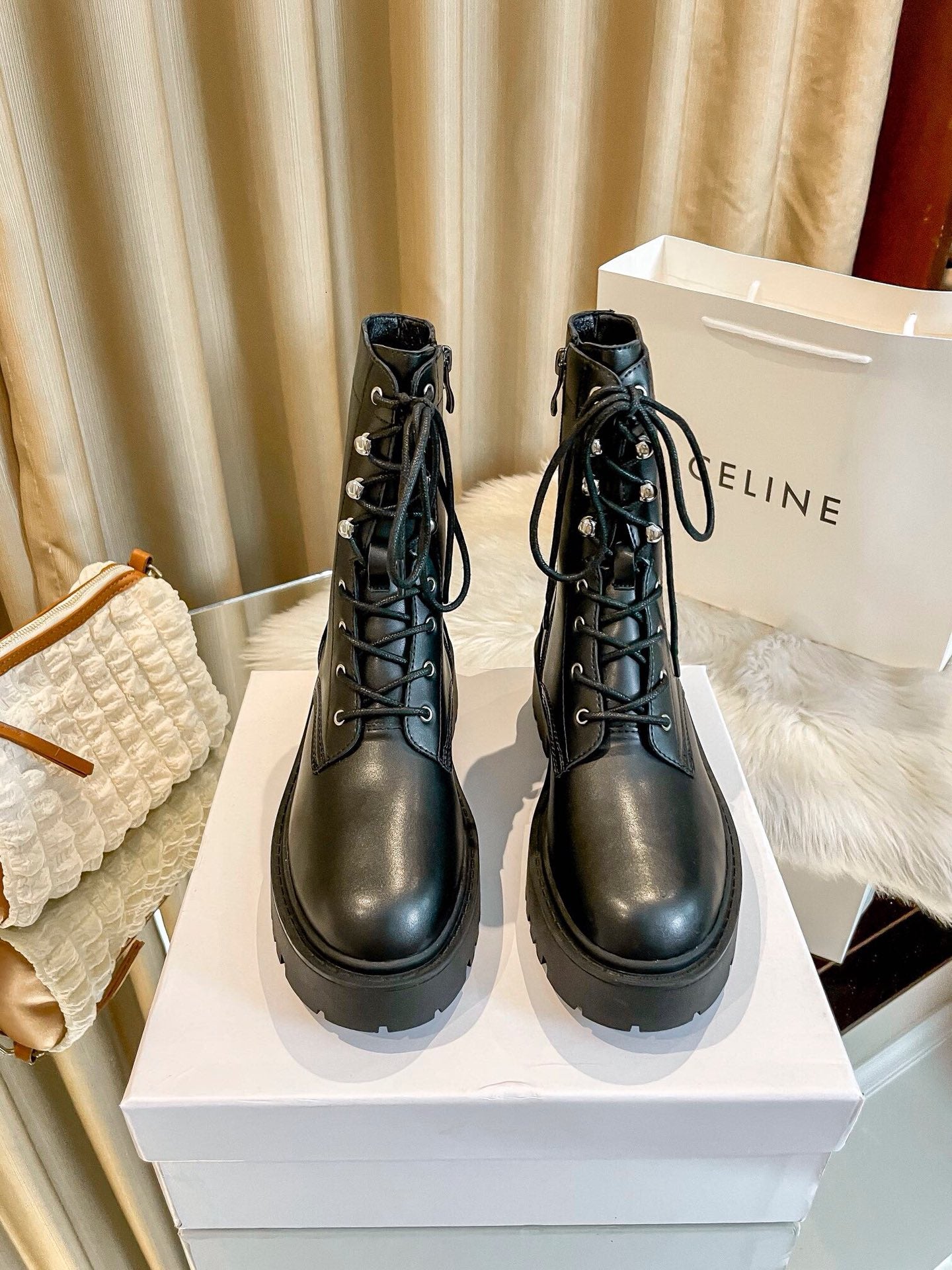 1JCL7ZDE Stylish leather boots