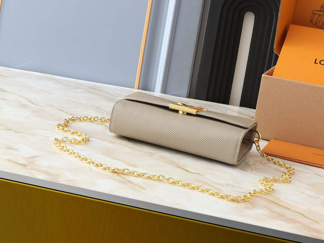 2WE1BDE Stylish leather bag