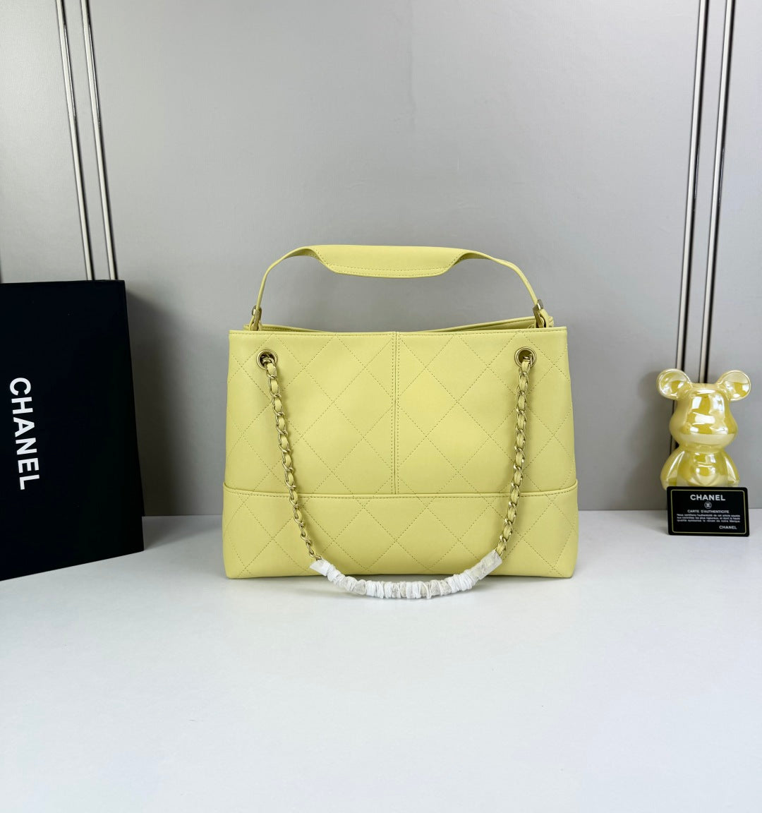 15RC64BDE Stylish leather bag