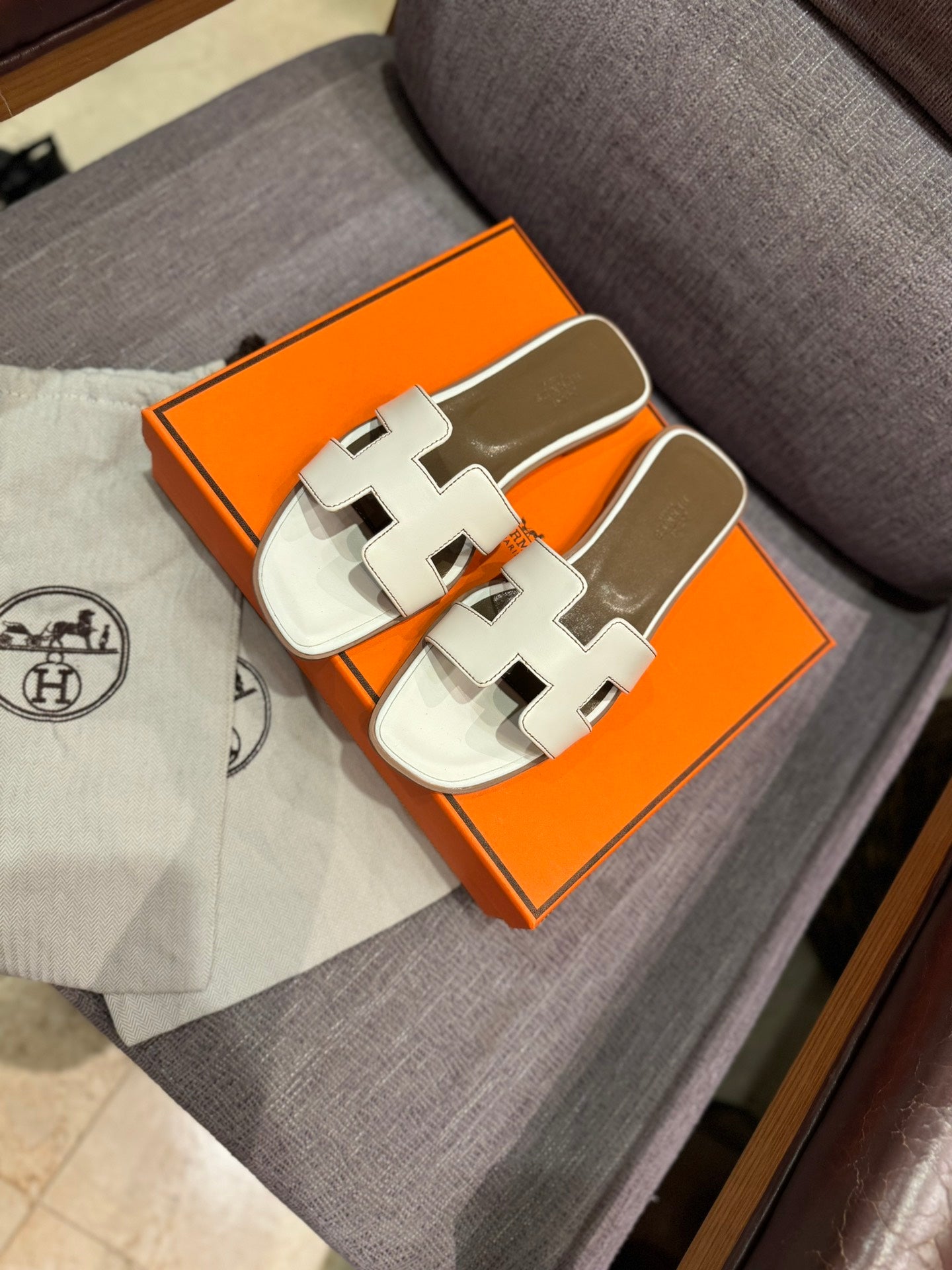 155ZH310ZDE Stylish Slippers