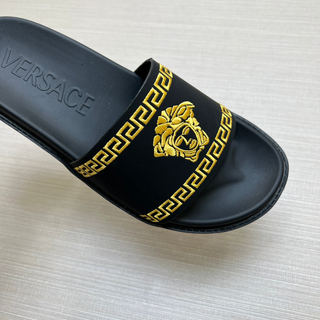 54V53ZDE Stylish slippers