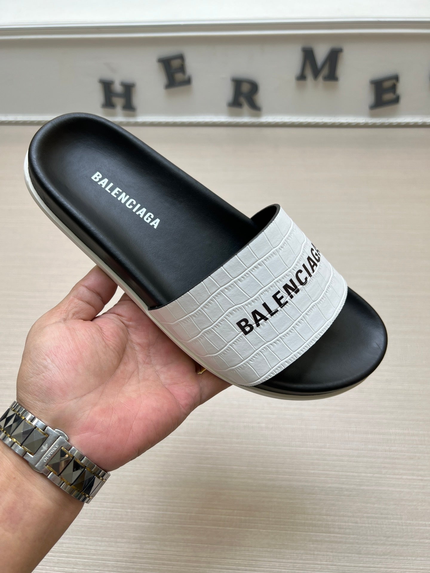 54J99ZDE Stylish slippers