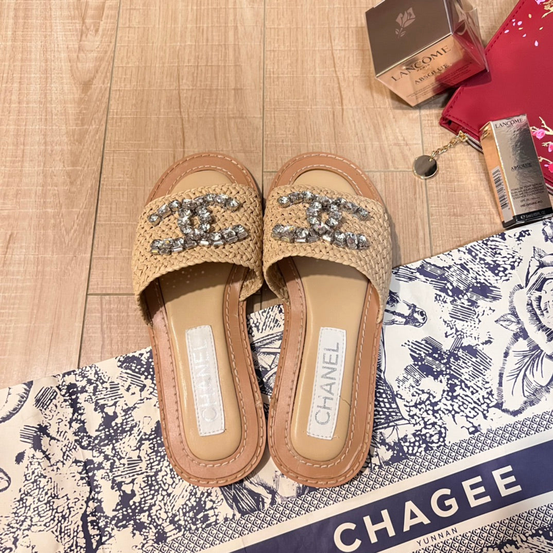 14C68ZDE Stylish slippers
