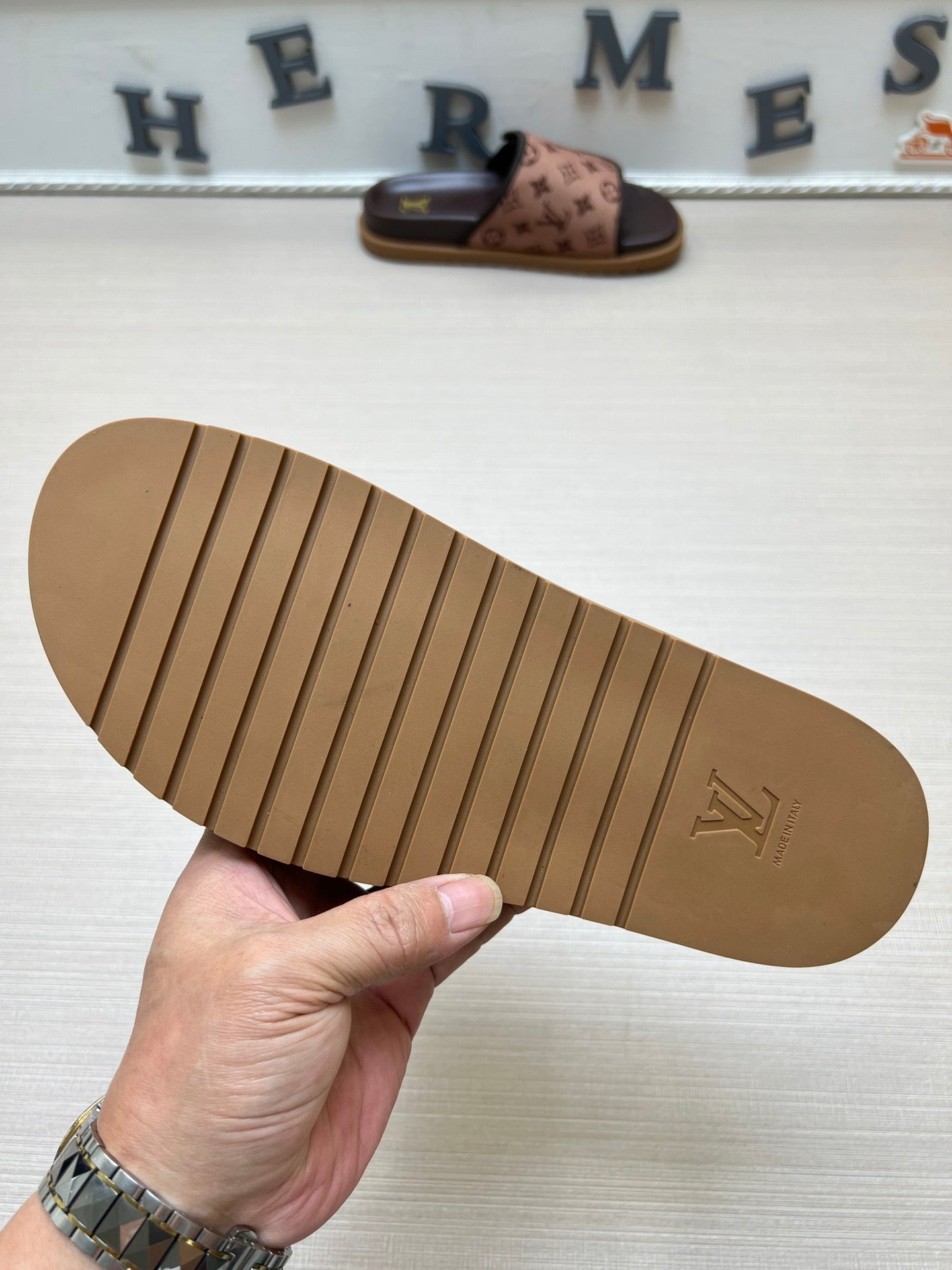 54E14ZDE Stylish slippers
