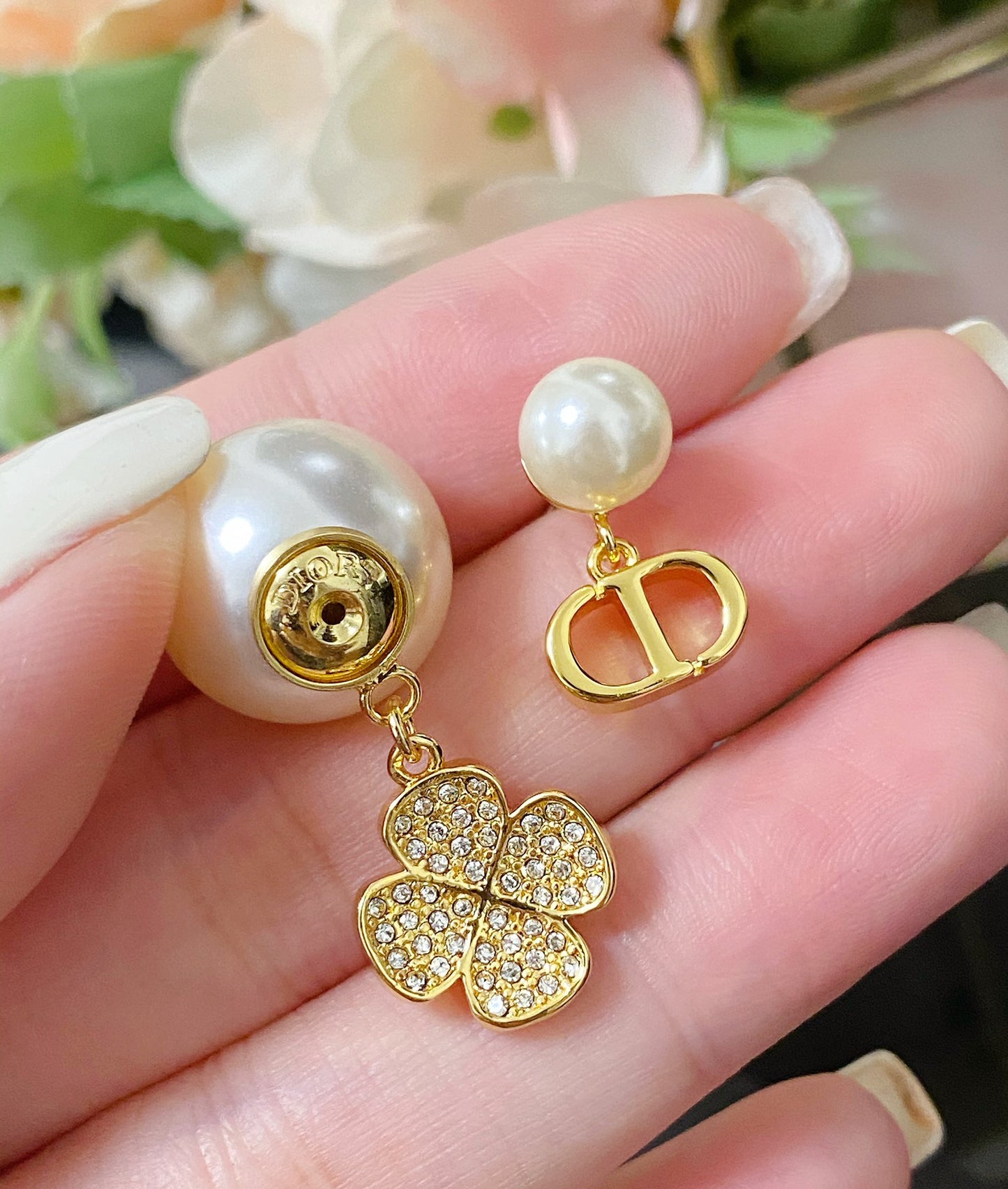 1ND207EDE Stylish Earrings