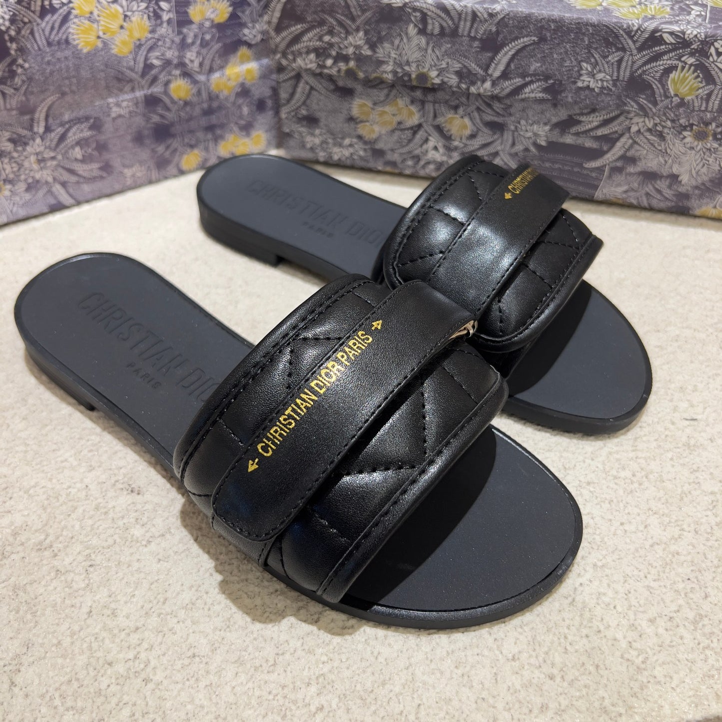 14D79ZDE Stylish Slippers