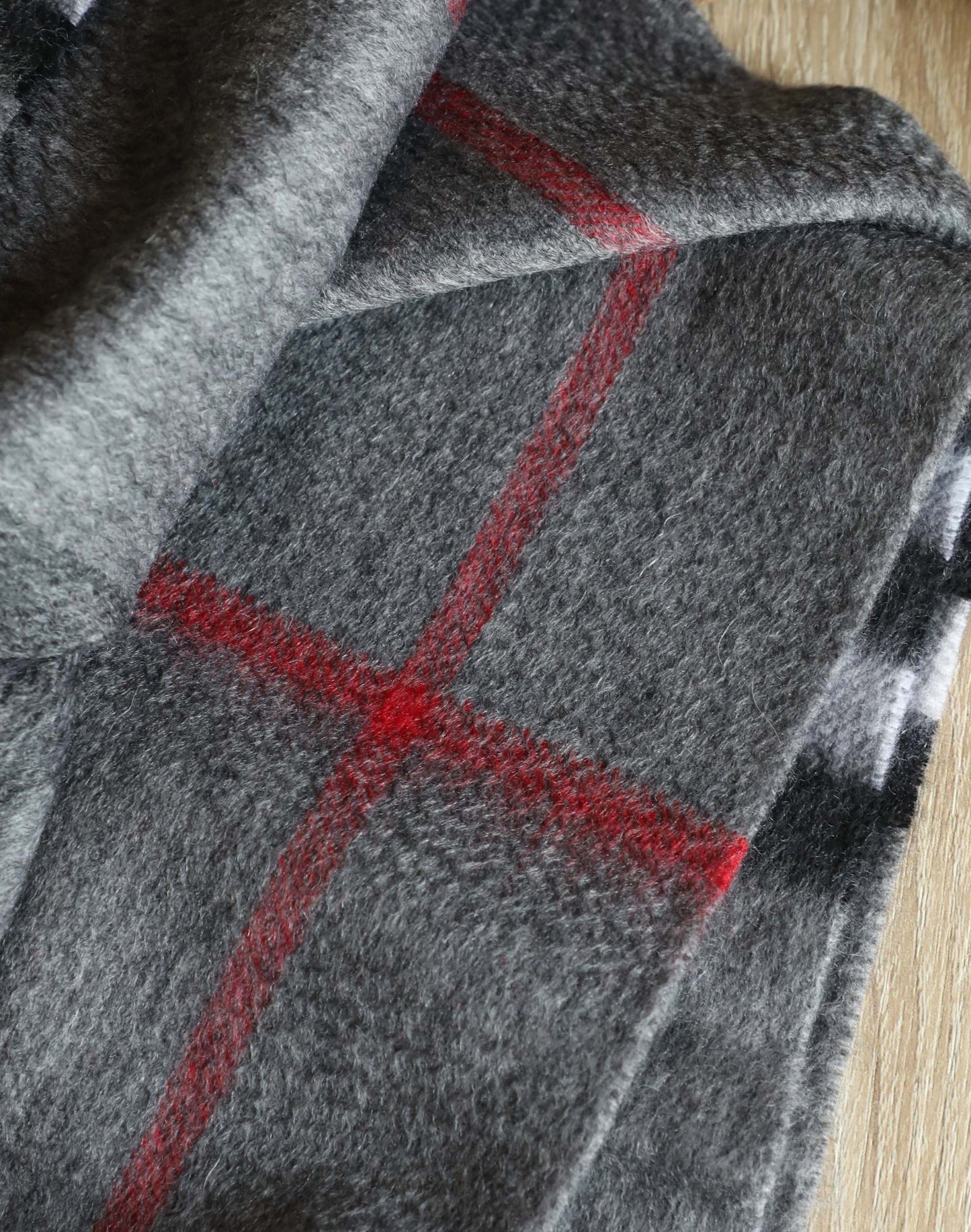 185ZR3WDE Stylish Winter Scarves