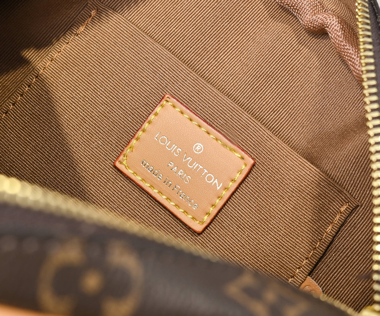 2WE7BDE Stylish leather bag