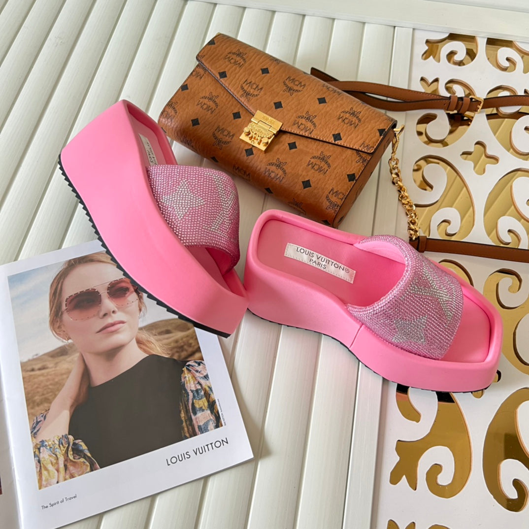 14E90ZDE Stylish Slippers