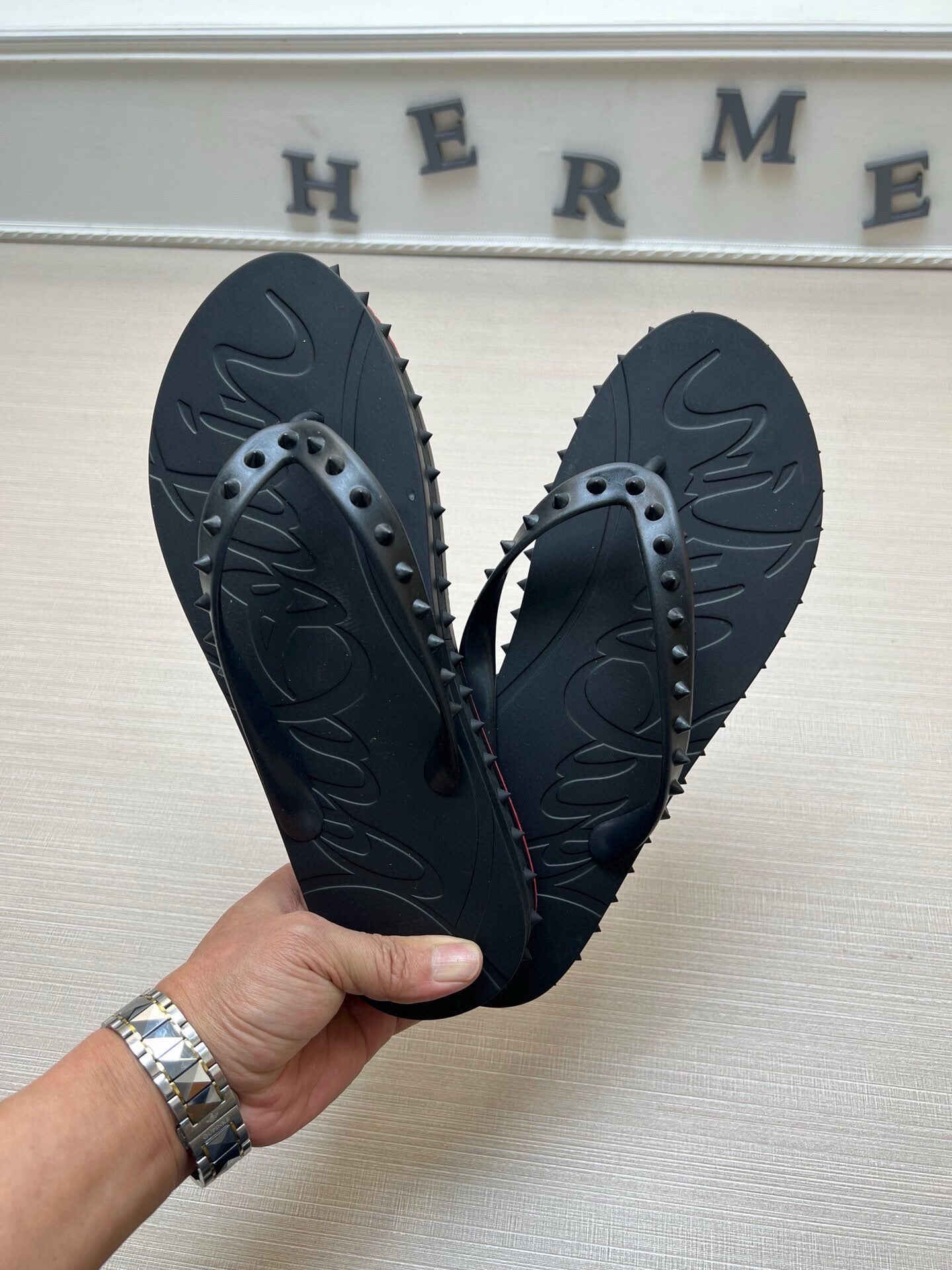 54A17ZDE Stylish slippers