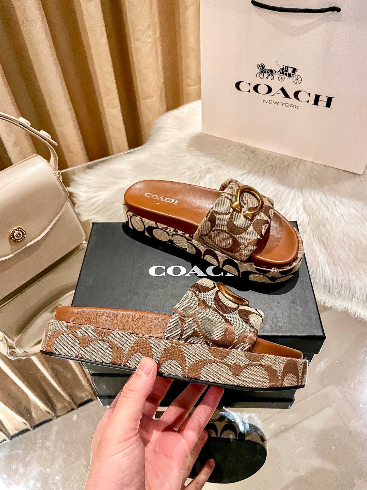 14A173ZDE Stylish Slippers