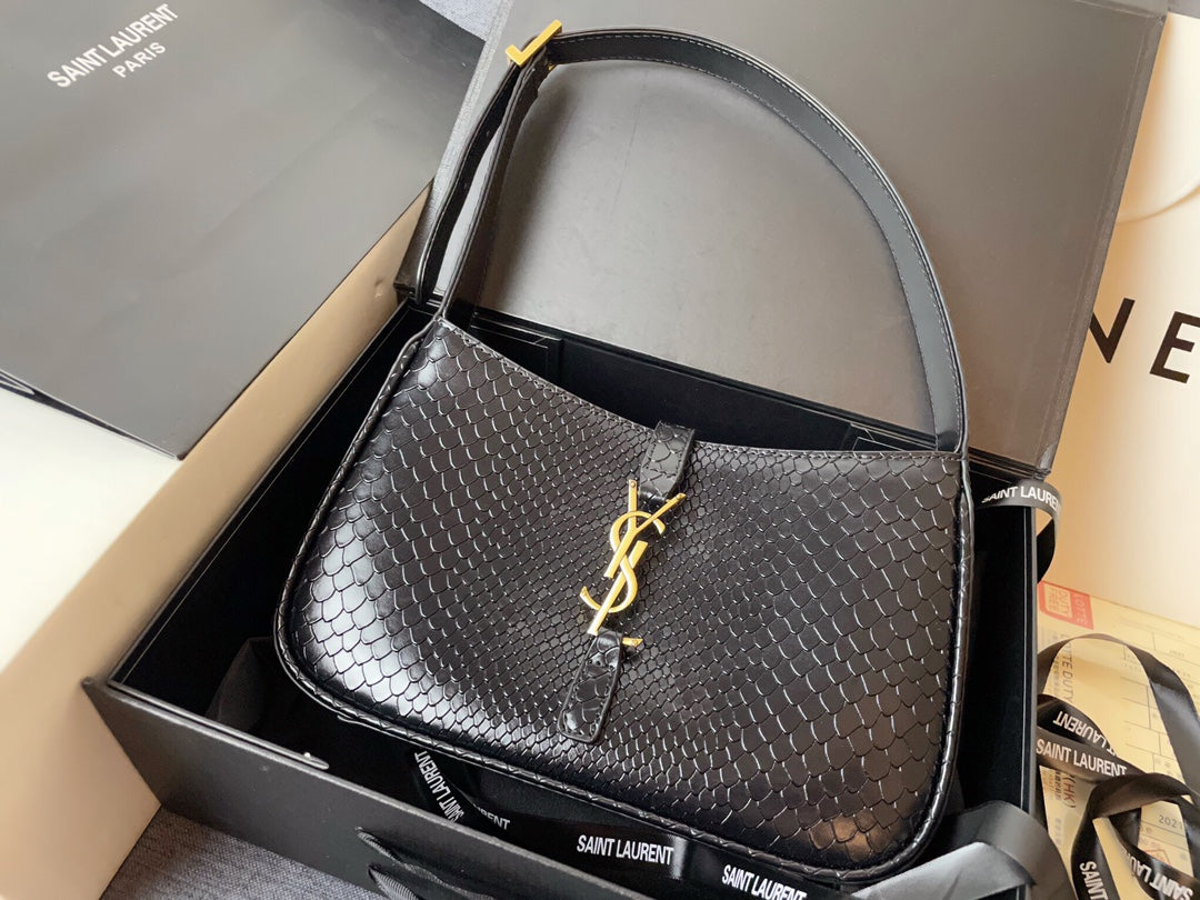 4XSL29BDE Stylish leather bag 