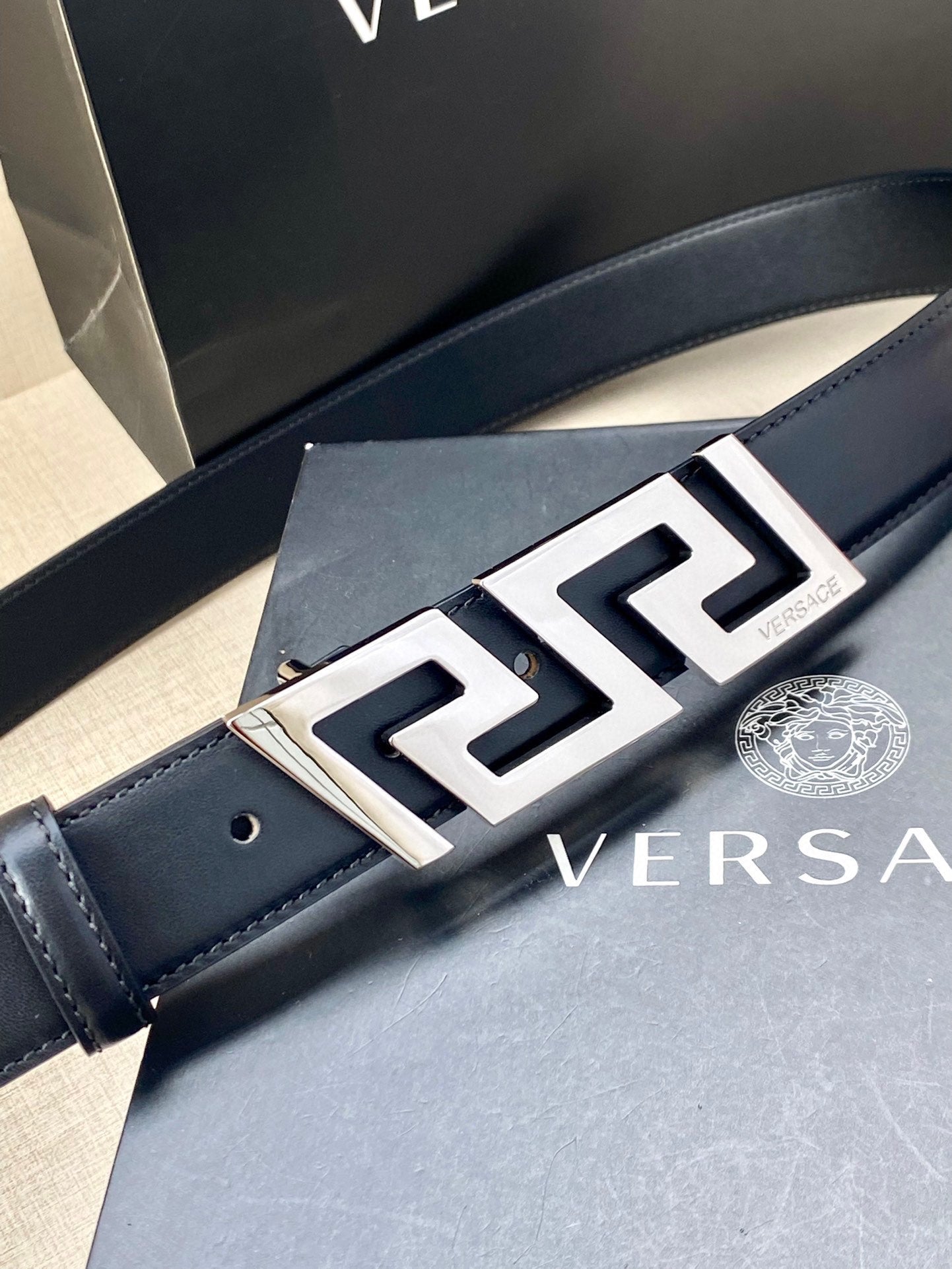 1WV165PDE Stylish  High quality belt With full package