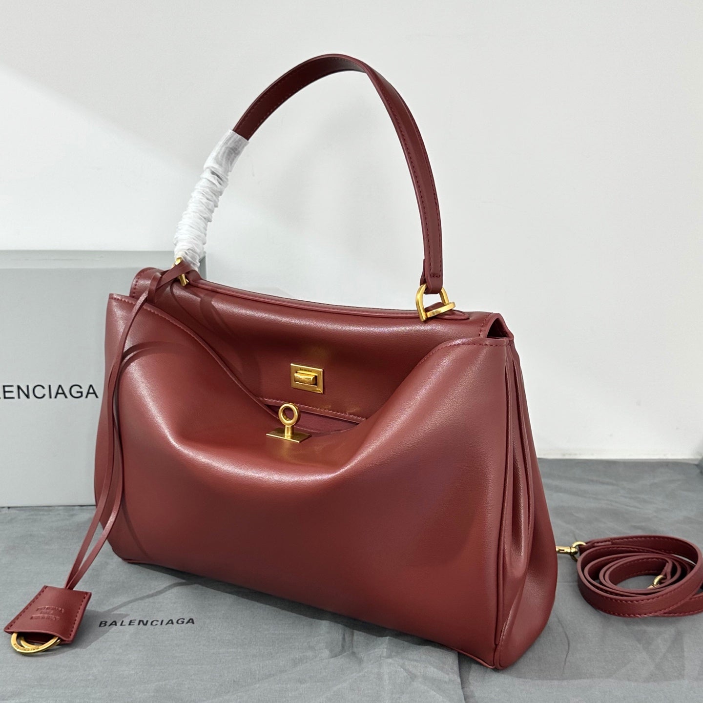 155NJ56BDE Stylish leather bag
