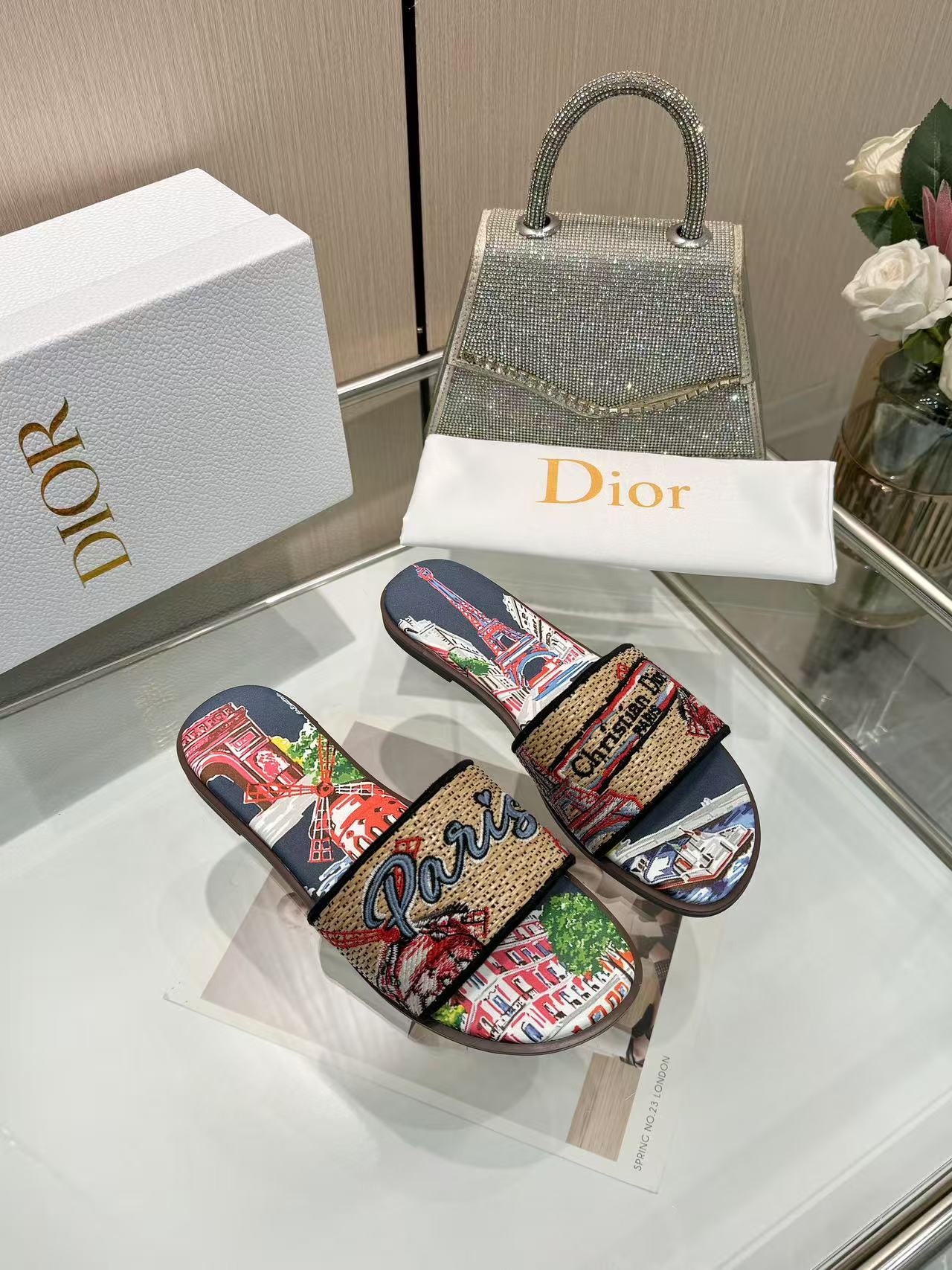 285ZD67ZDE Stylish  Peather Slippers