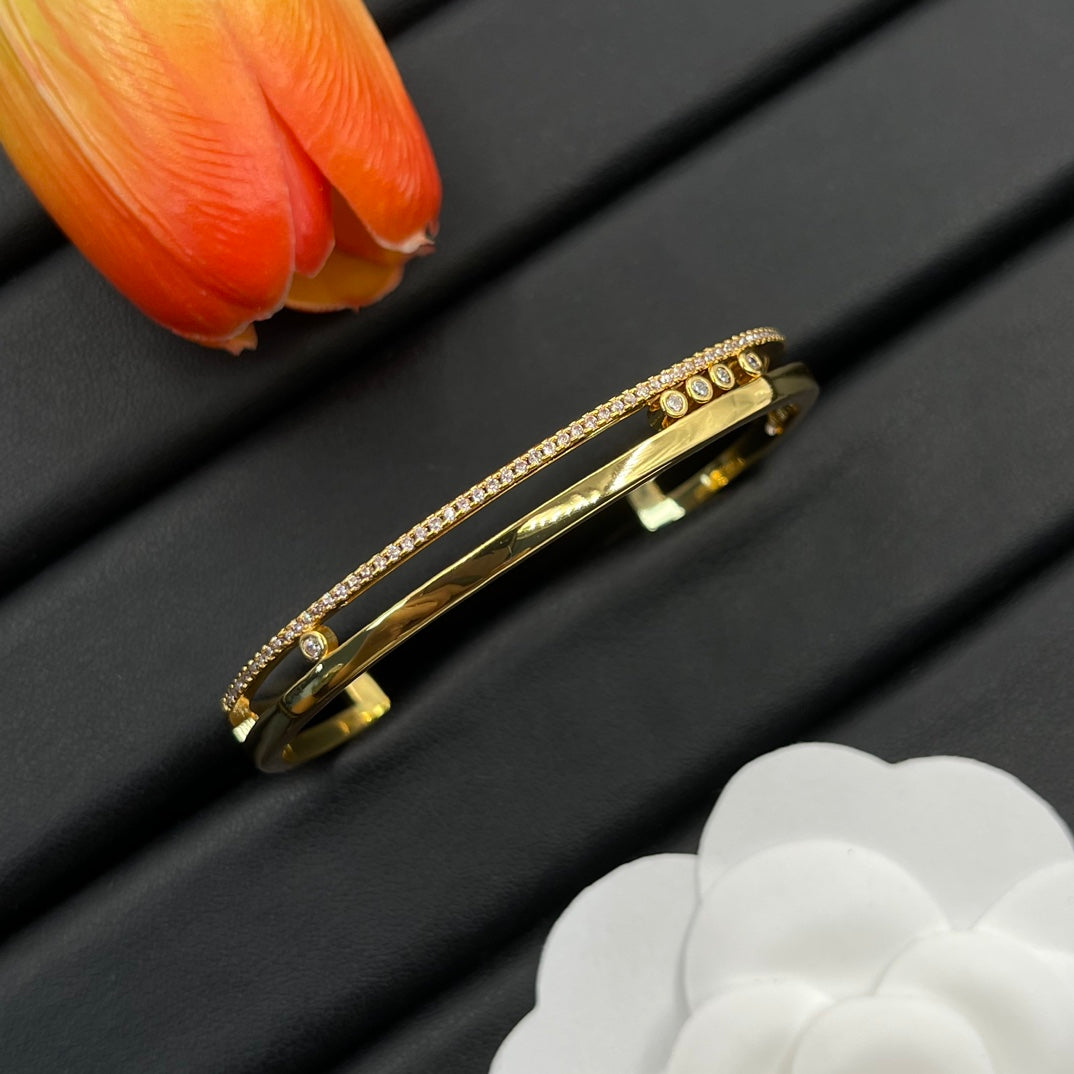 14A762KDE Stylish Bracelets