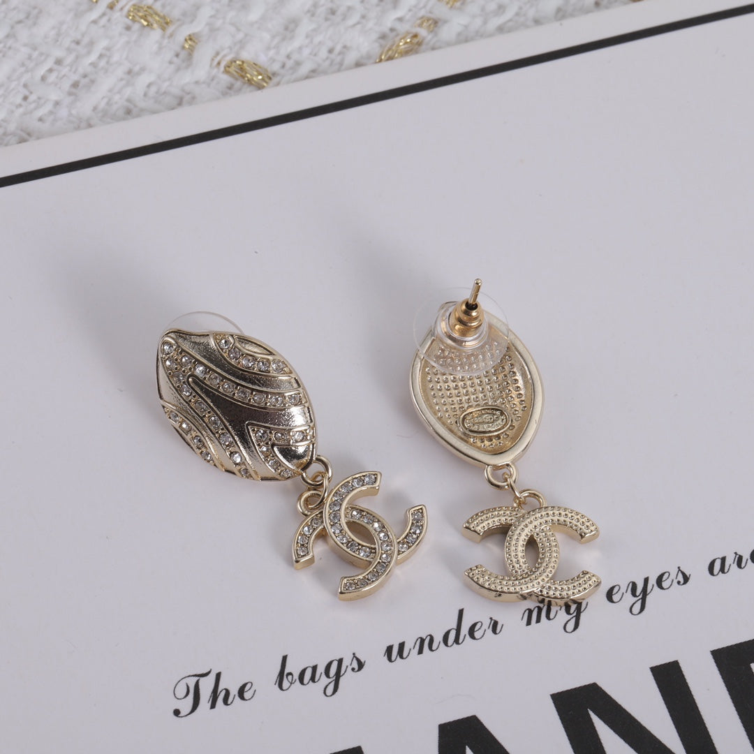 14C280EDE Stylish Earrings