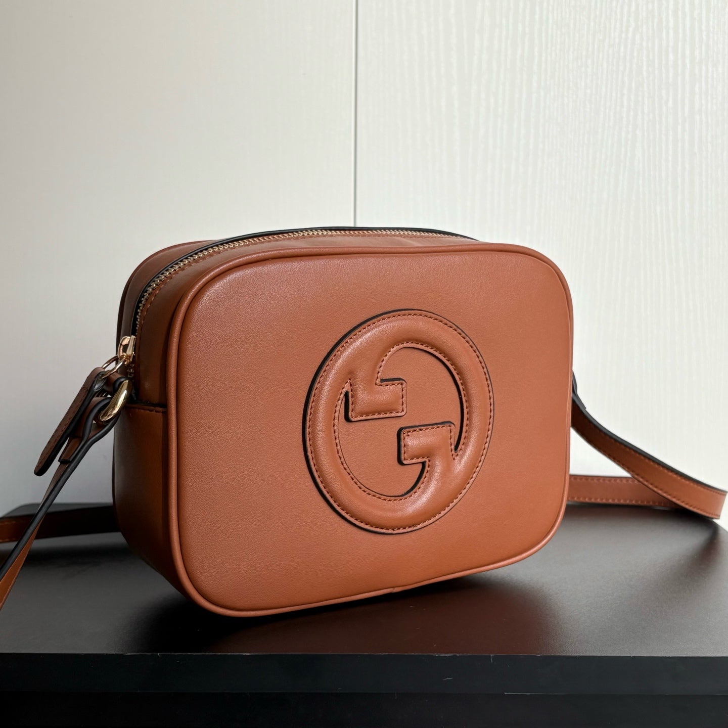 2WB18BDE Stylish leather bag