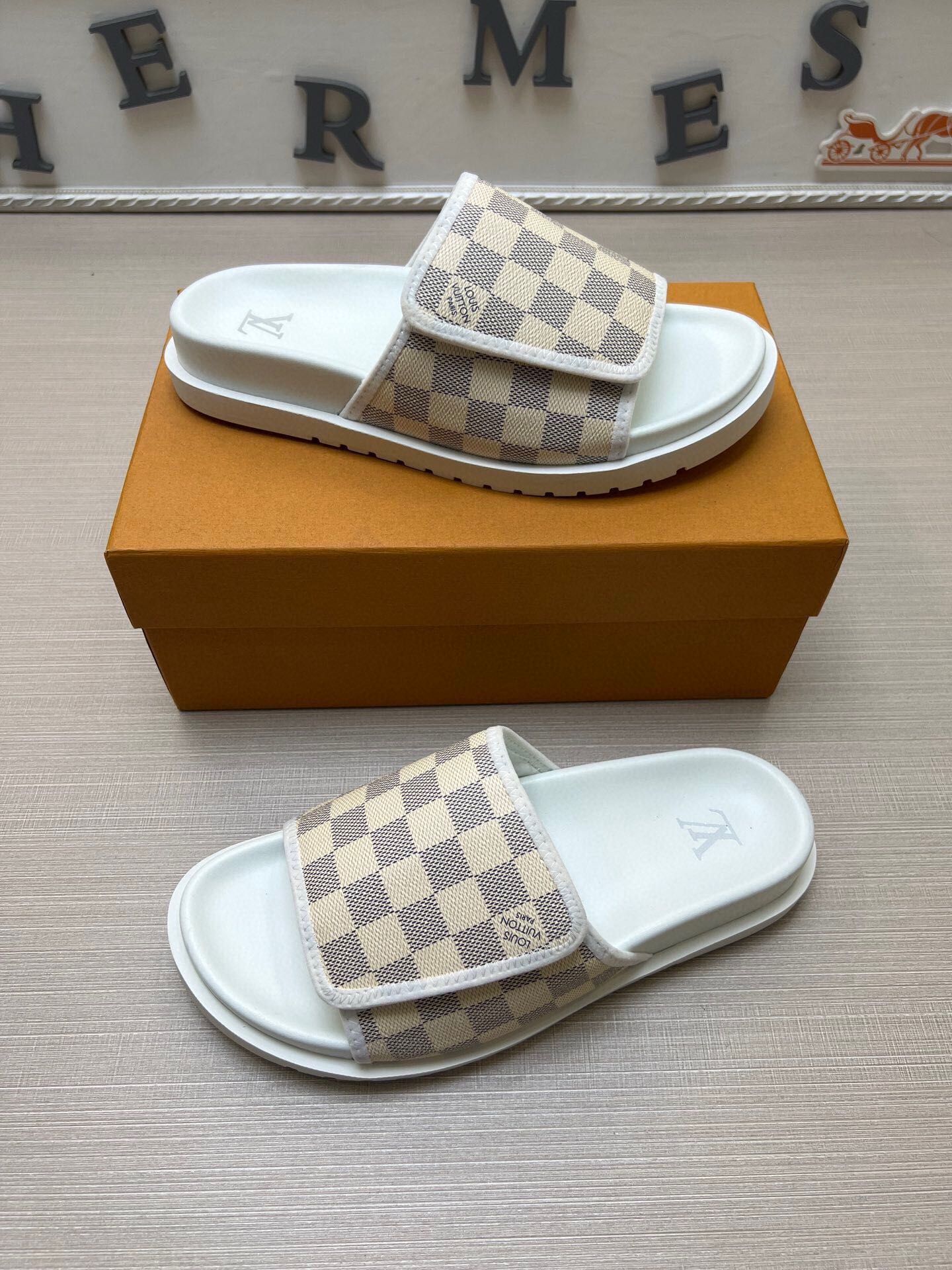 5WE245ZDE Stylish Slippers