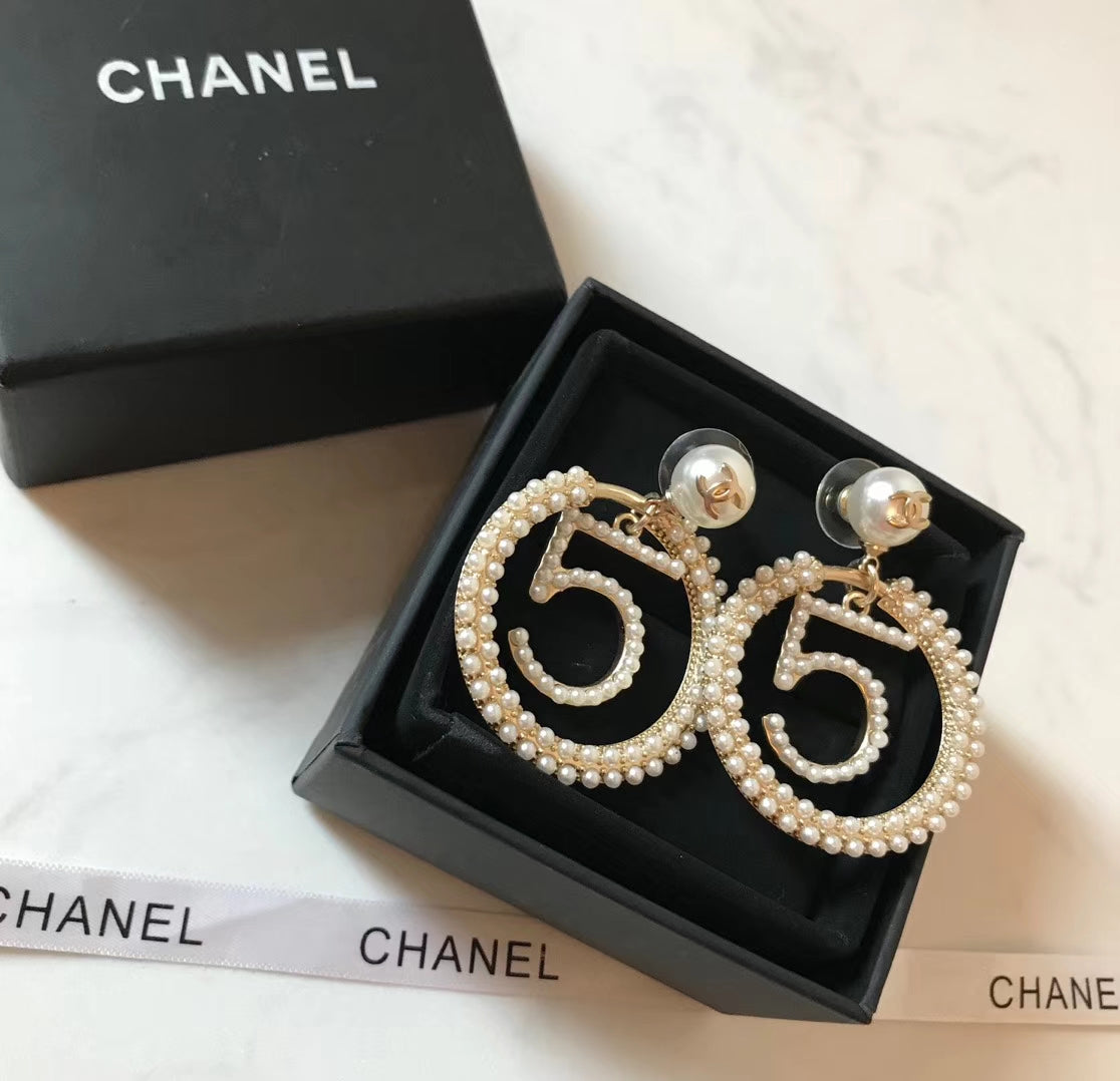 14C298EDE Stylish Earrings