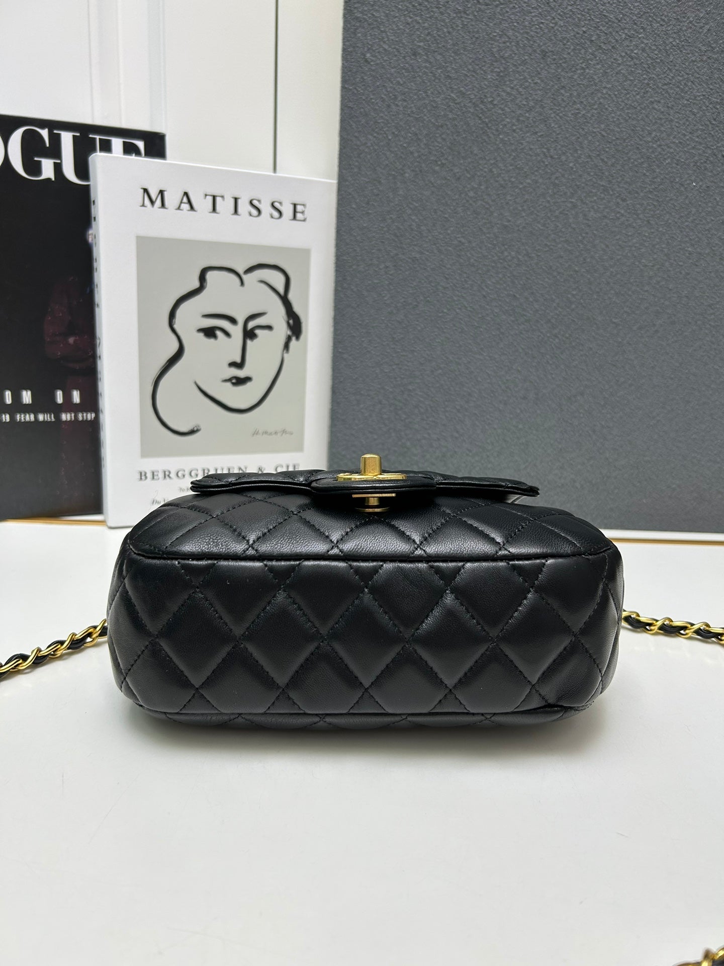 2WC11BDE Stylish leather bag