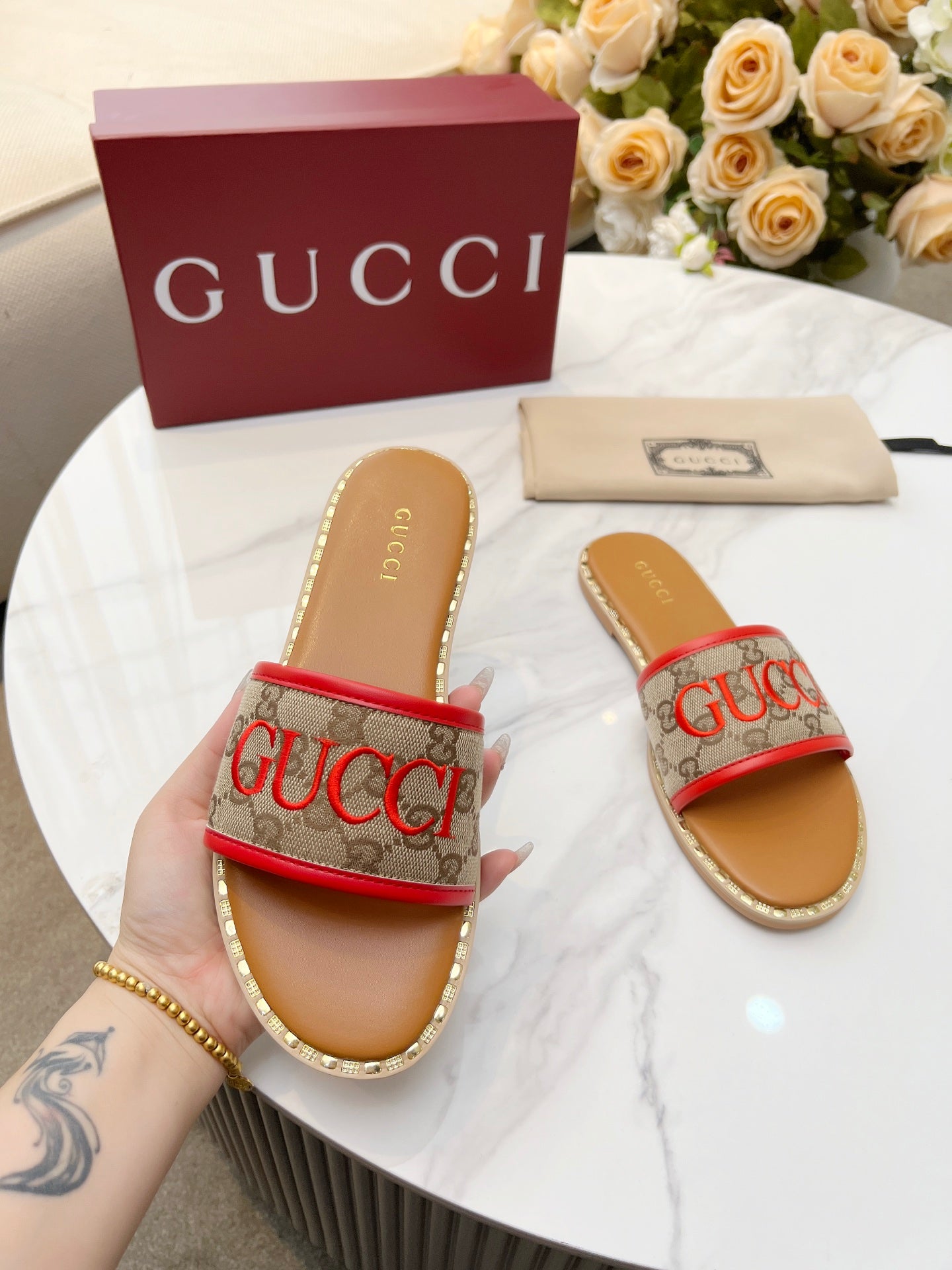 255QB29ZDE Stylish leather Slippers