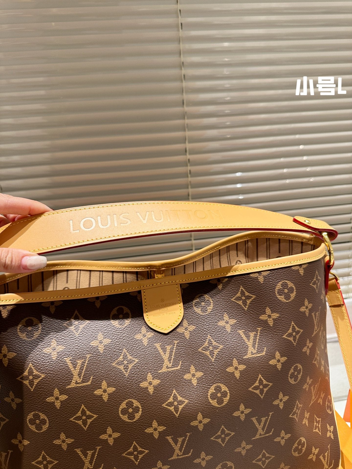 6XE227BDE Stylish leather bag 