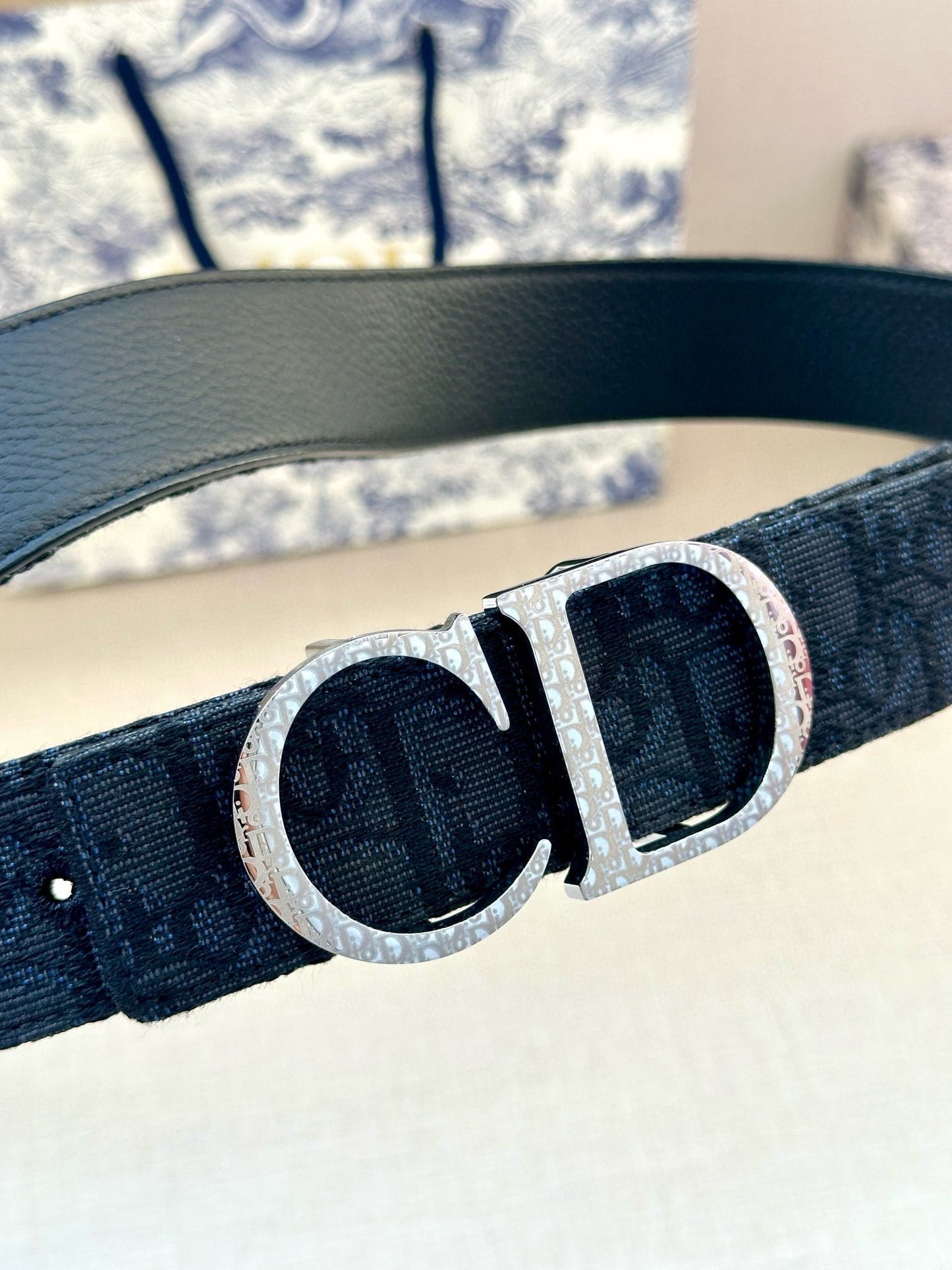 155RD206PDE Stylish  High quality belt With full package